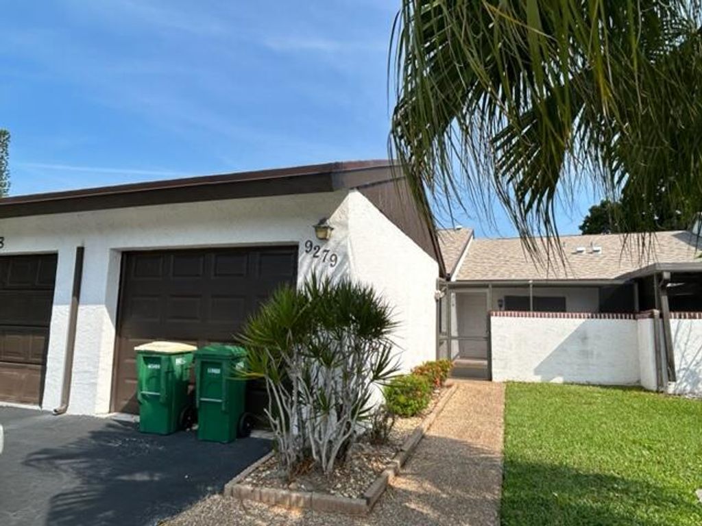 9279 Wedgewood Drive B20, Tamarac, FL 33321
