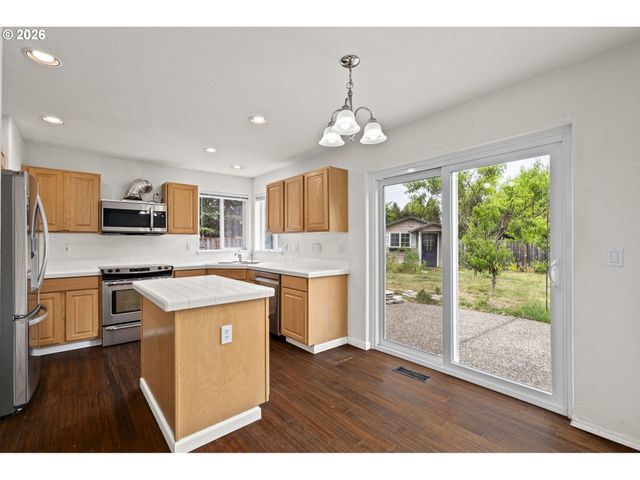 10923 Sw PARKVIEW Dr, Wilsonville, OR 97070