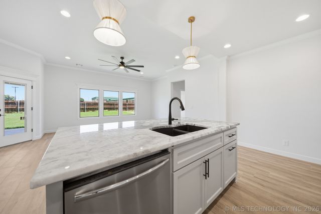 1009 S Chickasaw Street, Skiatook, OK 74070