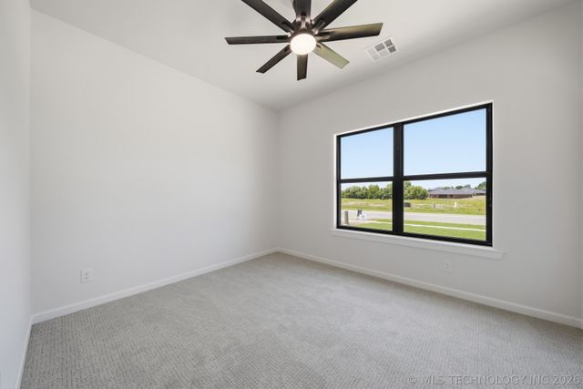 1009 S Chickasaw Street, Skiatook, OK 74070