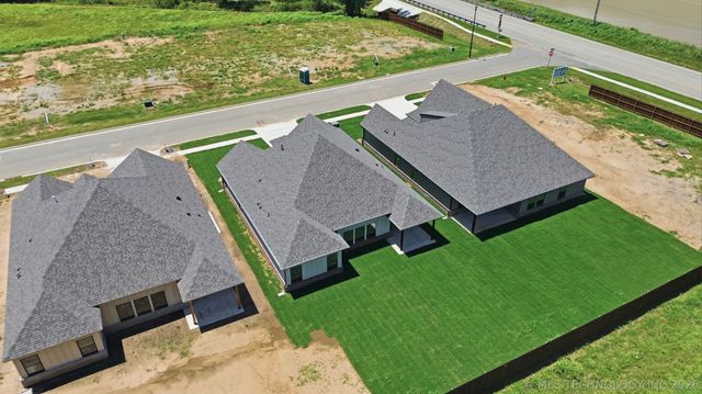 1009 S Chickasaw Street, Skiatook, OK 74070