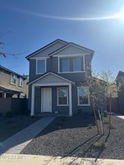 1927 W HIDE Trail, Phoenix, AZ 85085