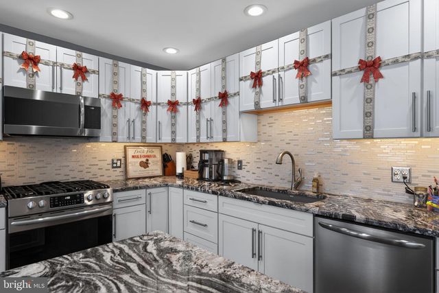 3656 SALINA RD, Philadelphia, PA 19154