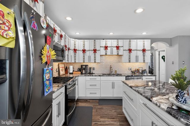 3656 SALINA RD, Philadelphia, PA 19154