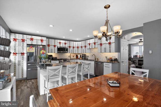 3656 SALINA RD, Philadelphia, PA 19154