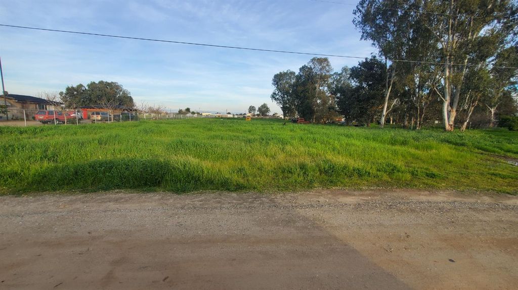 Image 1 of property listing at 0 0, Madera, CA 93638