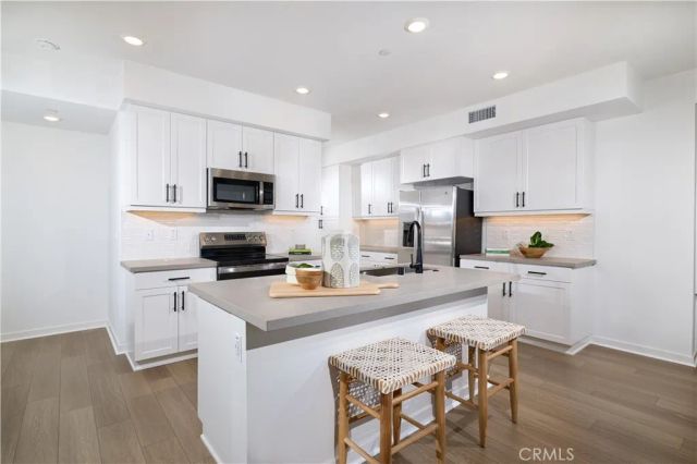 12903 Paradiso Drive 101, Eastvale, CA 92880