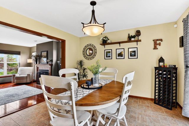 10 BANNER Circle, Madison, WI 53718