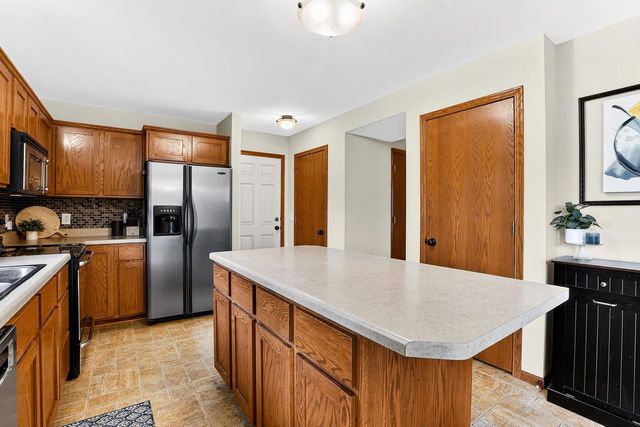 10 BANNER Circle, Madison, WI 53718