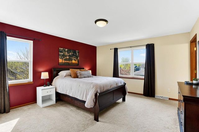 10 BANNER Circle, Madison, WI 53718