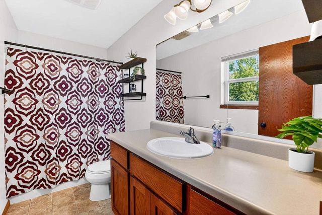 10 BANNER Circle, Madison, WI 53718