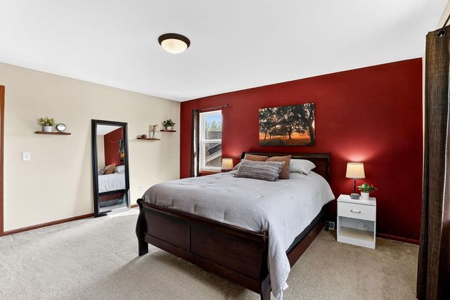 10 BANNER Circle, Madison, WI 53718
