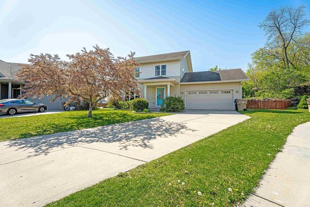 10 BANNER Circle, Madison, WI 53718