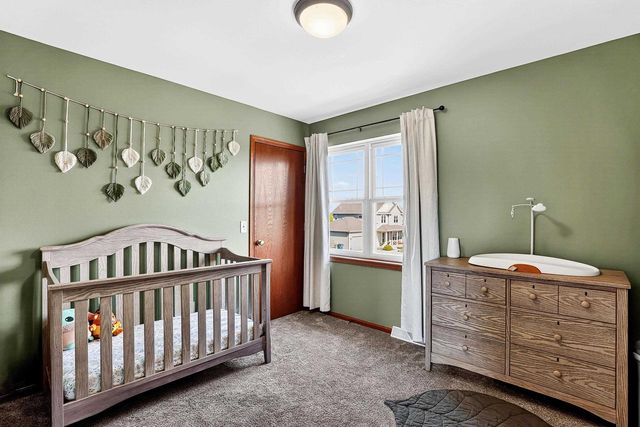 10 BANNER Circle, Madison, WI 53718