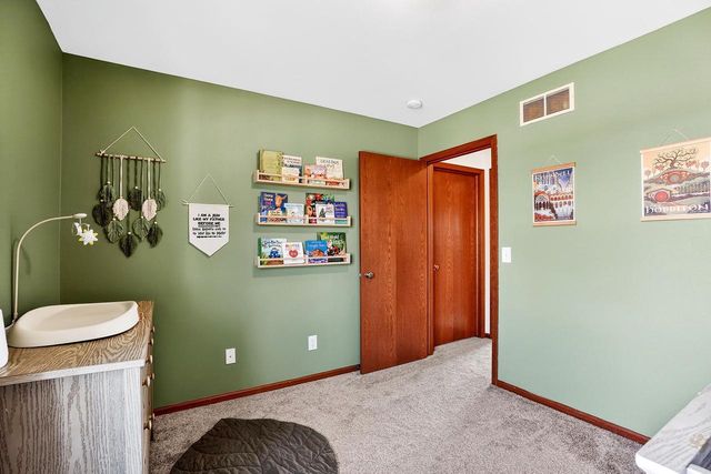 10 BANNER Circle, Madison, WI 53718
