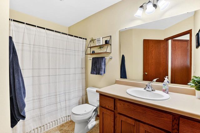 10 BANNER Circle, Madison, WI 53718