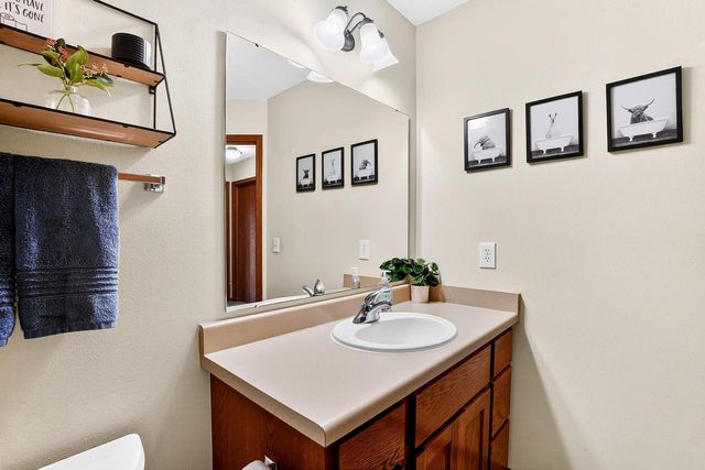 10 BANNER Circle, Madison, WI 53718