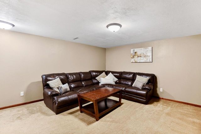 10 BANNER Circle, Madison, WI 53718