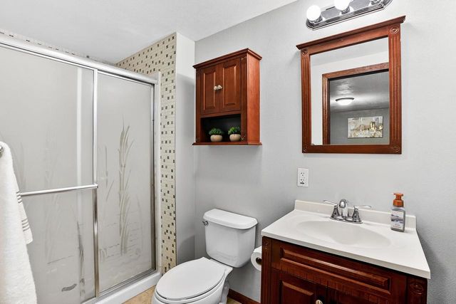 10 BANNER Circle, Madison, WI 53718