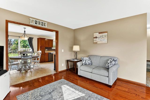 10 BANNER Circle, Madison, WI 53718