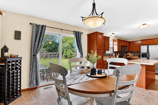10 BANNER Circle, Madison, WI 53718