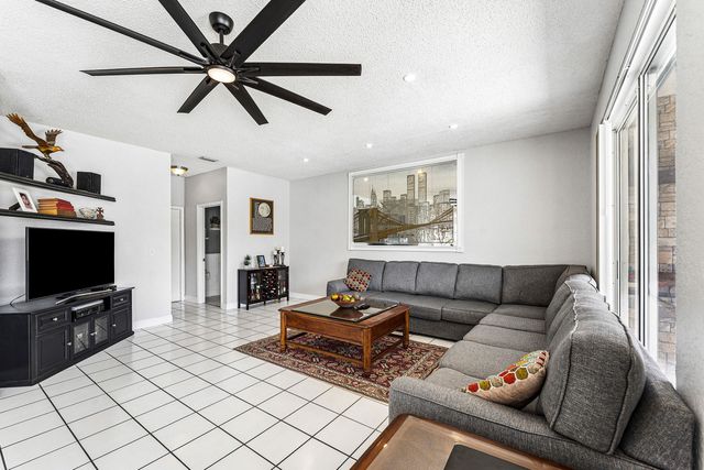 18250 Blue Lake Way, Boca Raton, FL 33498