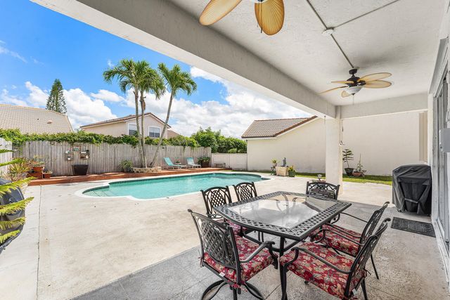 18250 Blue Lake Way, Boca Raton, FL 33498