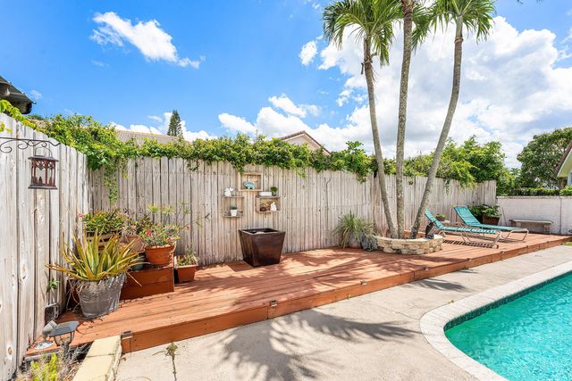 18250 Blue Lake Way, Boca Raton, FL 33498