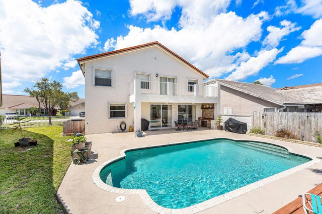 18250 Blue Lake Way, Boca Raton, FL 33498
