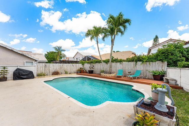 18250 Blue Lake Way, Boca Raton, FL 33498