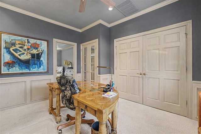 8203 NW Stonebridge Ct, Lawton, OK 73505