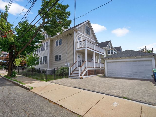 62 Governor Winthrop Road 1, Somerville, MA 02145