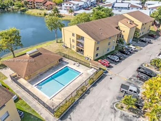 15430 SW 82nd Lane 625, Miami, FL 33193