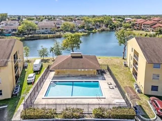 15430 SW 82nd Lane 625, Miami, FL 33193