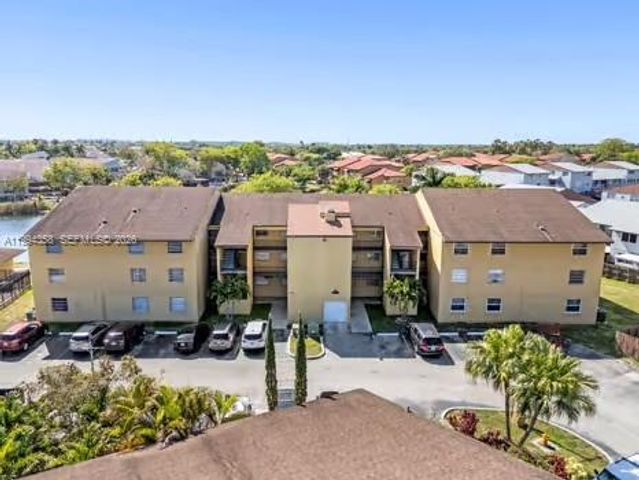 15430 SW 82nd Lane 625, Miami, FL 33193