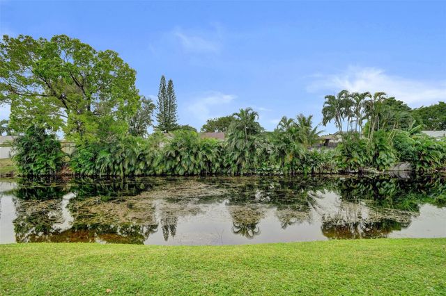 715 Gardens Drive 101, Pompano Beach, FL 33069