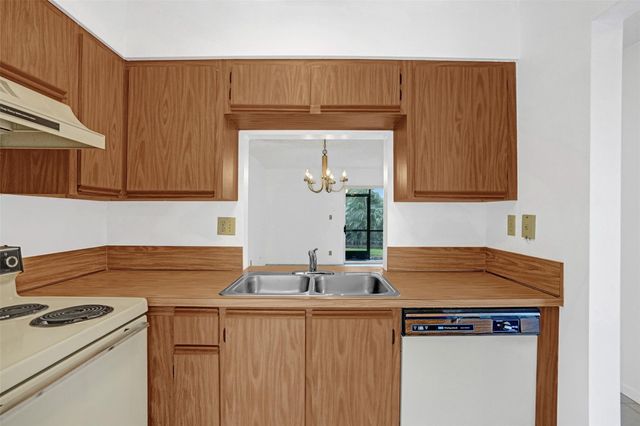 715 Gardens Drive 101, Pompano Beach, FL 33069