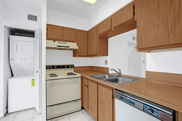 715 Gardens Drive 101, Pompano Beach, FL 33069