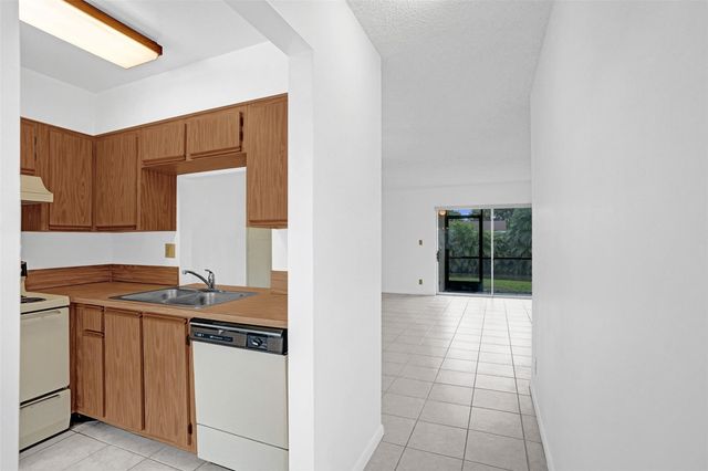 715 Gardens Drive 101, Pompano Beach, FL 33069