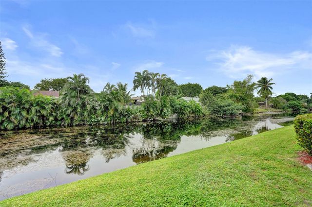 715 Gardens Drive 101, Pompano Beach, FL 33069