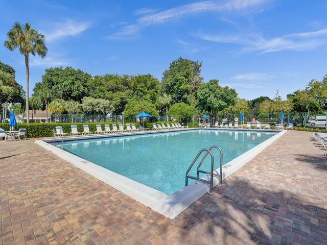 715 Gardens Drive 101, Pompano Beach, FL 33069