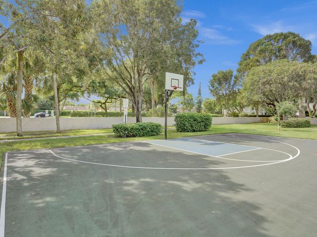 715 Gardens Drive 101, Pompano Beach, FL 33069