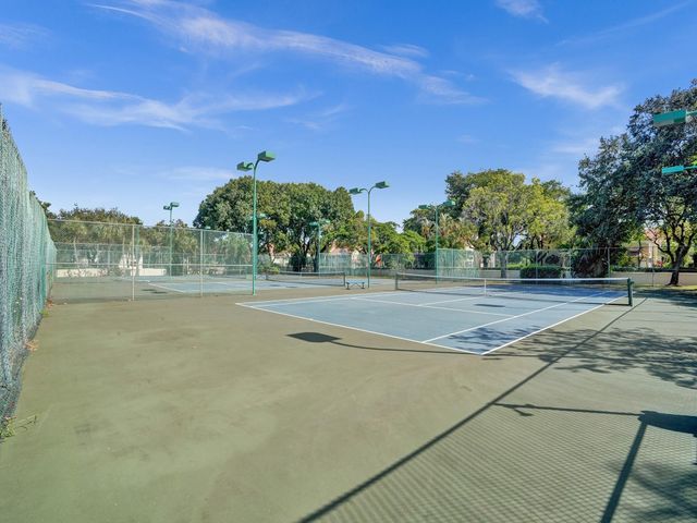 715 Gardens Drive 101, Pompano Beach, FL 33069