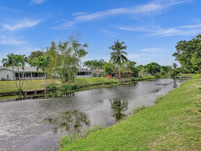 715 Gardens Drive 101, Pompano Beach, FL 33069