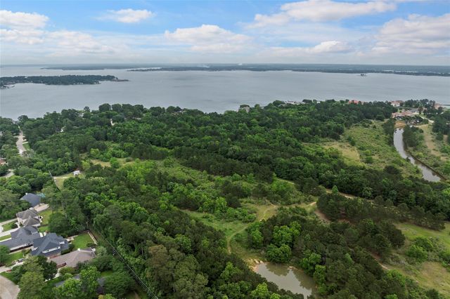 139 Park Way, Conroe, TX 77356