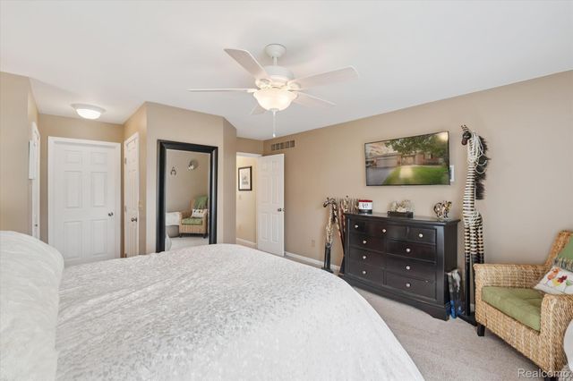 1244 Crystal Pointe Circle, Fenton, MI 48430