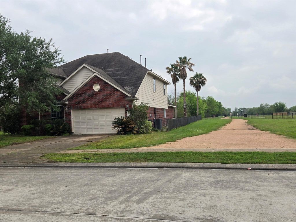 2603 Fair Oak Street, Pearland, TX 77584