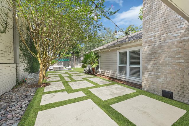 9147 Penn Manor Court, Houston, TX 77055