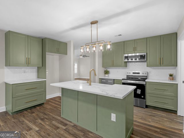 60 Elmwood Drive, Sharpsburg, GA 30277