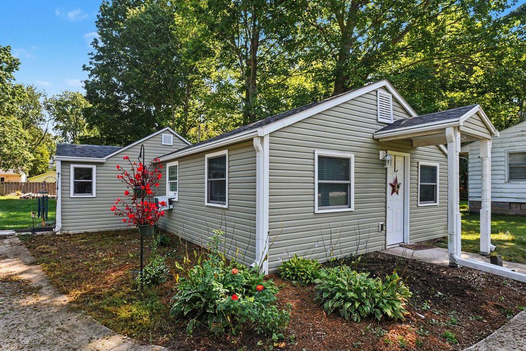 3011 Lincoln Avenue, St. Joseph, MI 49085